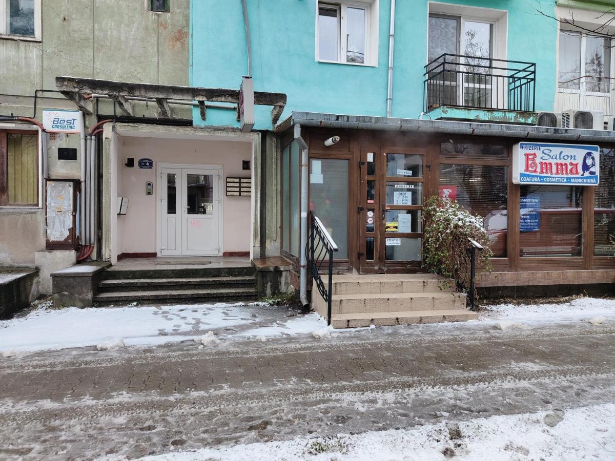 Cyborg Flat Petrosani Apartment Exterior photo